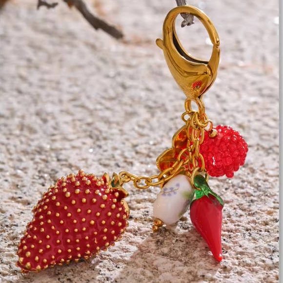 Strawberry Charm 18K Gold Stainless Steel Waterproof Keychain - Picture 3 of 8